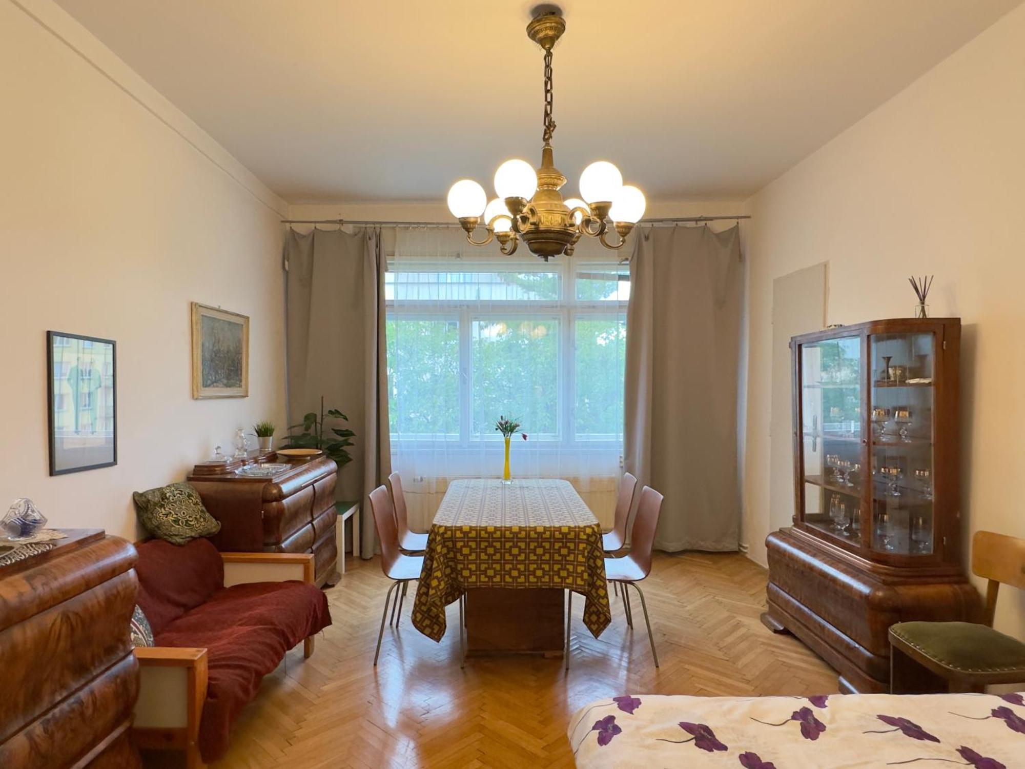 Apartment Sedlcanska - You Will Save Money Here - Equipped With Antique Furniture Prága Kültér fotó