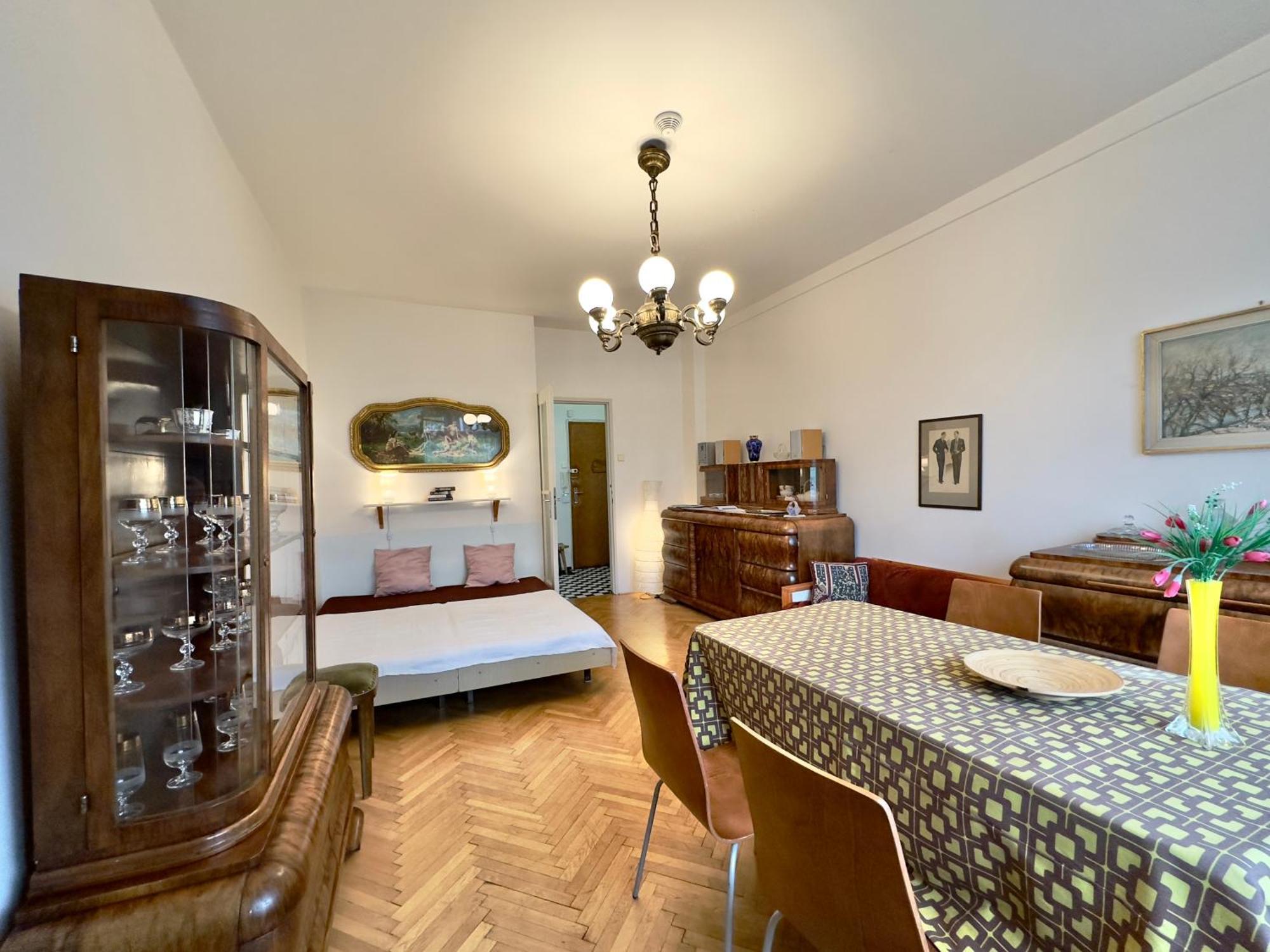 Apartment Sedlcanska - You Will Save Money Here - Equipped With Antique Furniture Prága Kültér fotó