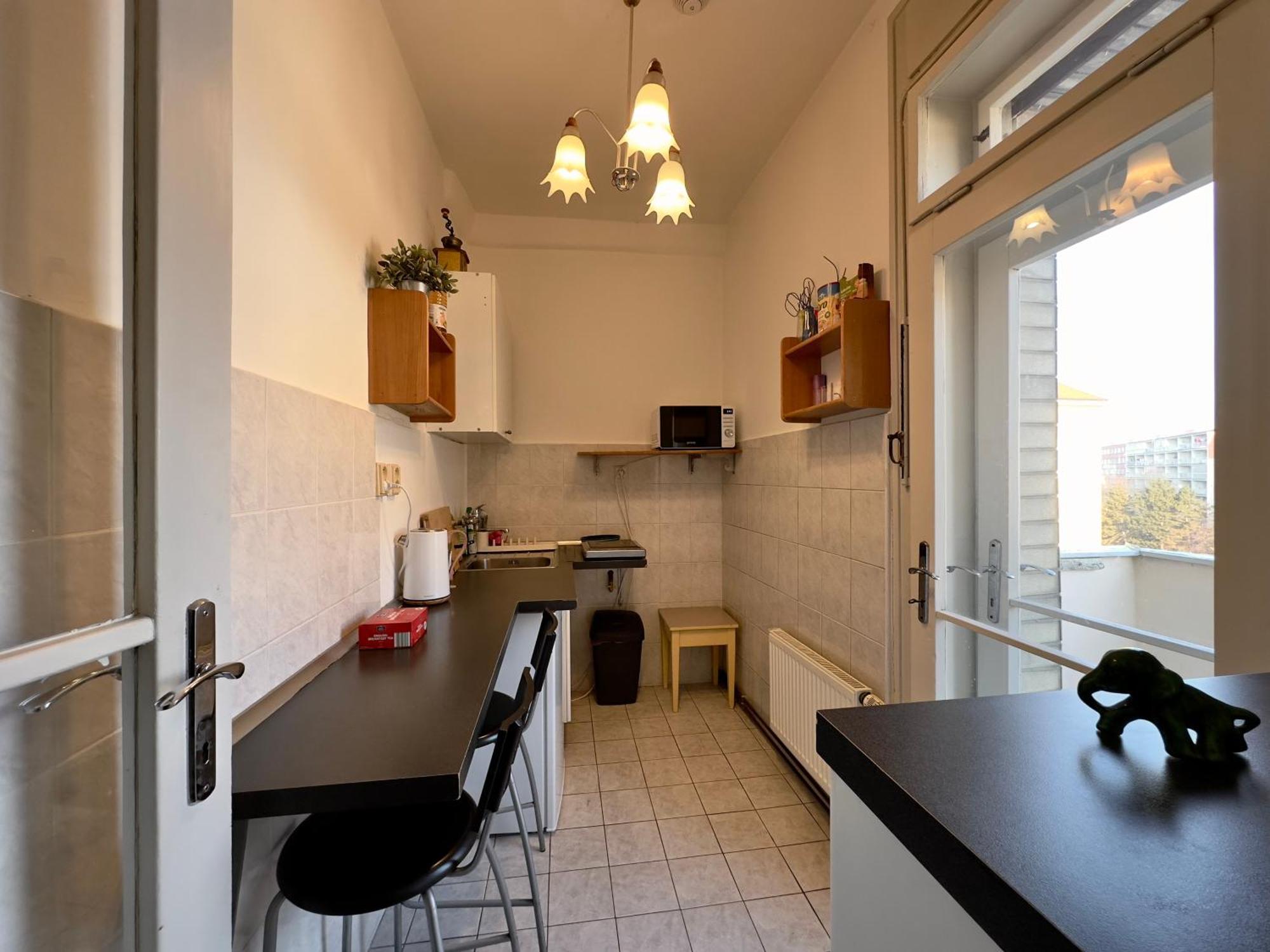 Apartment Sedlcanska - You Will Save Money Here - Equipped With Antique Furniture Prága Kültér fotó