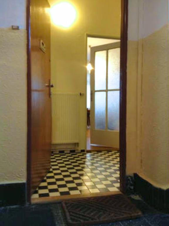 Apartment Sedlcanska - You Will Save Money Here - Equipped With Antique Furniture Prága Szoba fotó